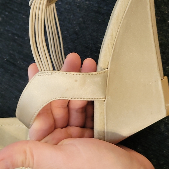 Shoes - Picture 4 of 4